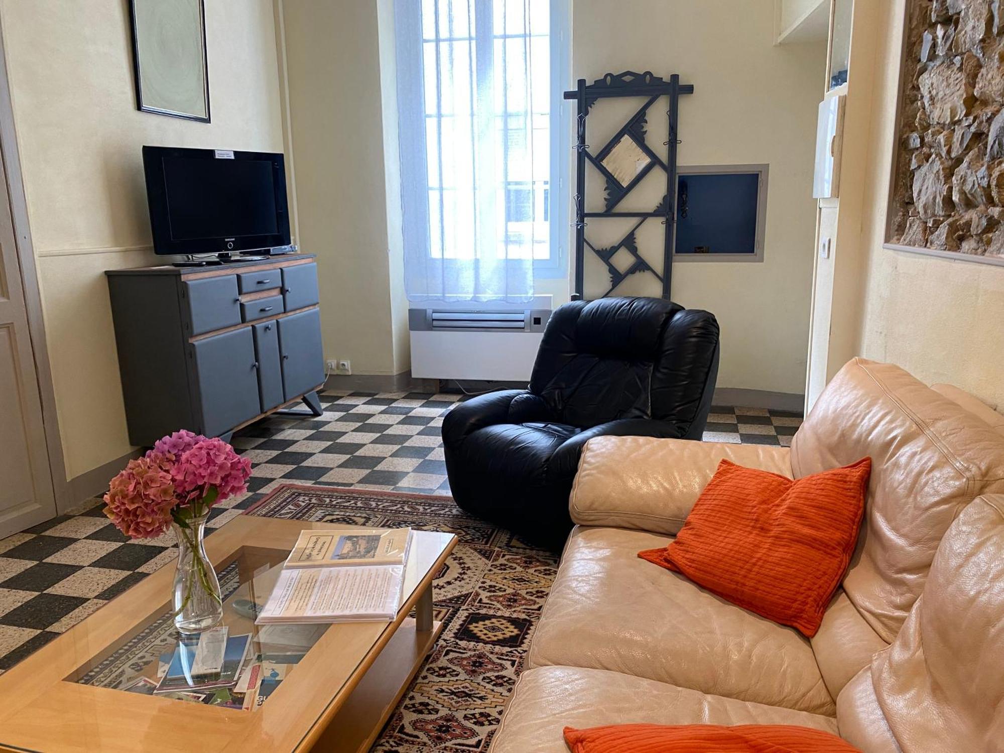 Residence Verdi - Appartements Meubles En Centre Ville Bédarieux Eksteriør billede
