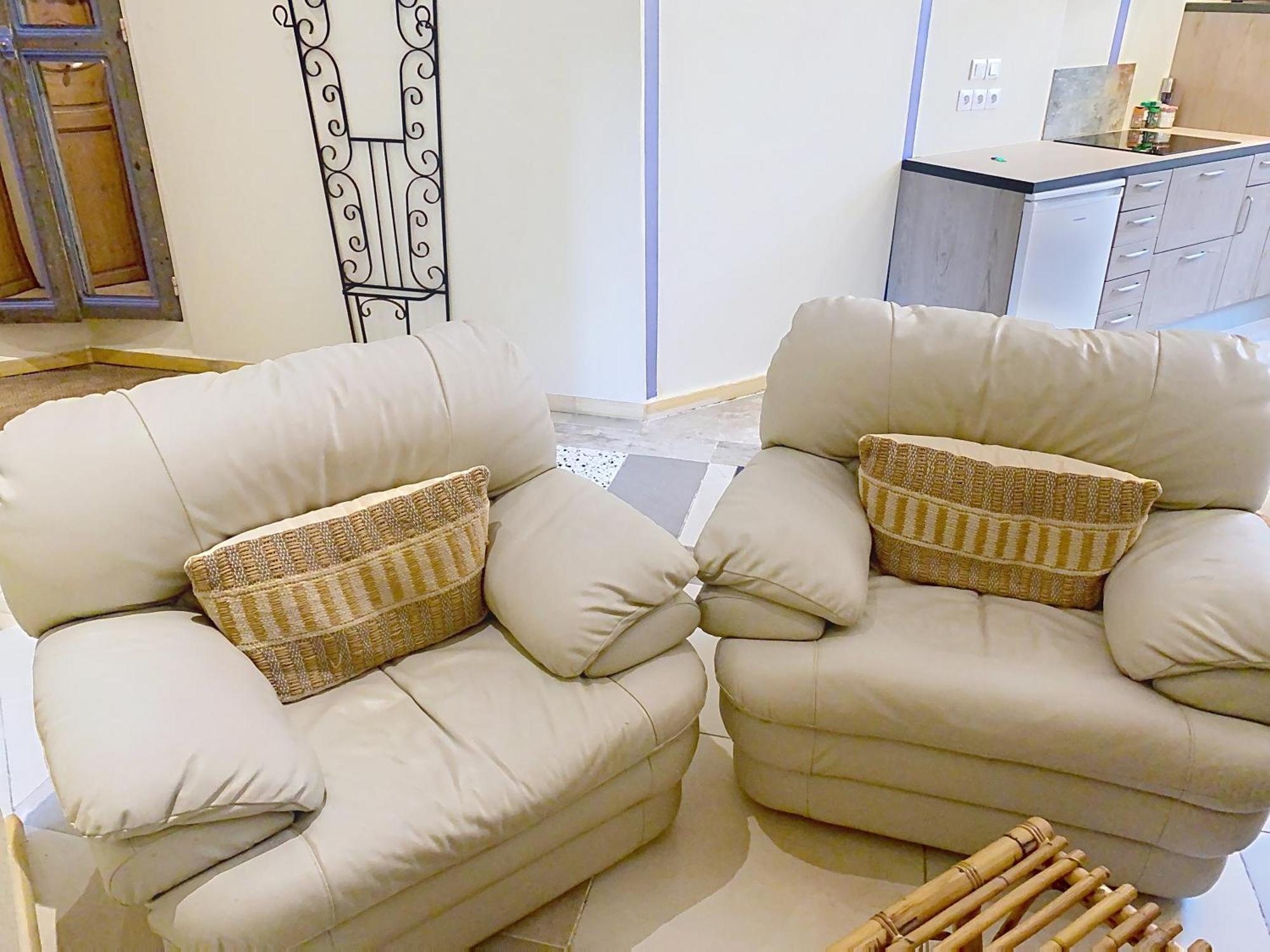 Residence Verdi - Appartements Meubles En Centre Ville Bédarieux Eksteriør billede